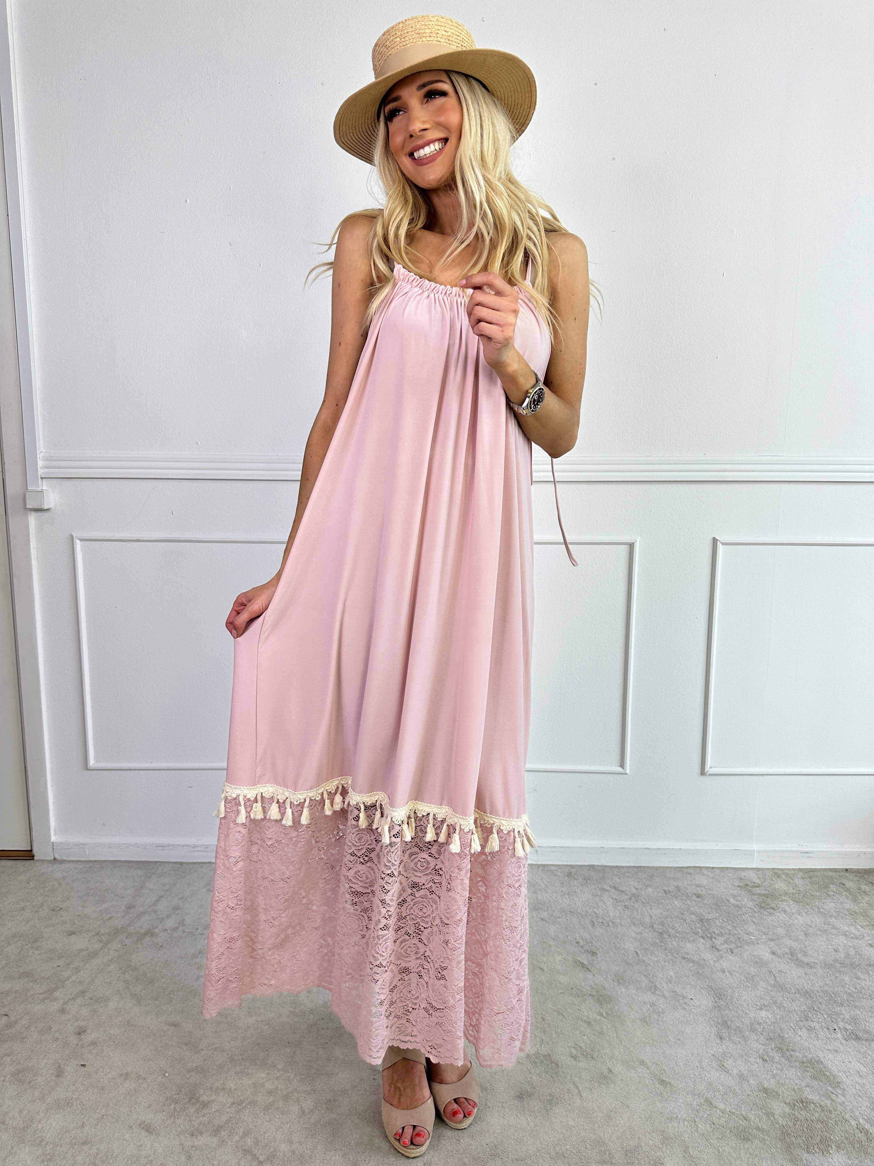 Willow - Lång elastisk klänning med spets nedtill